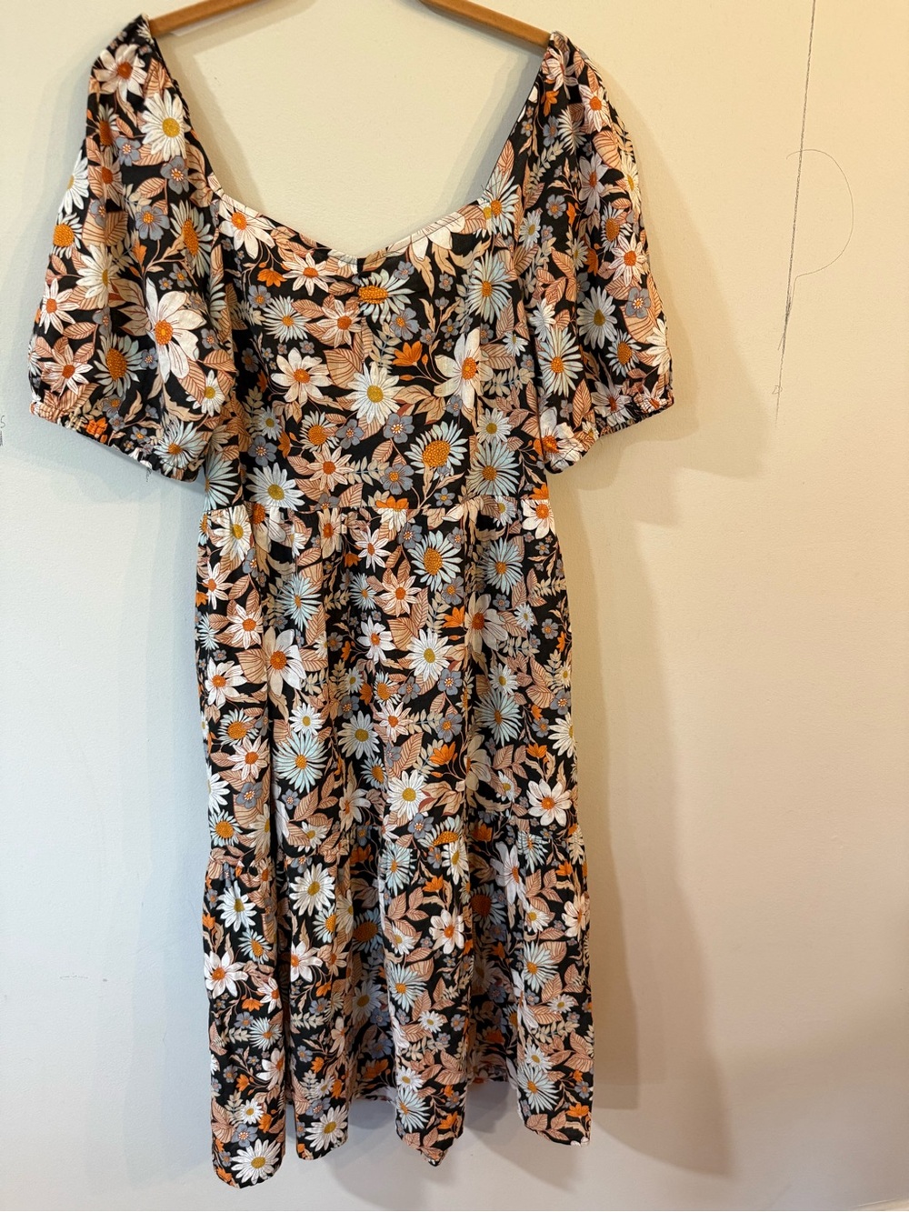 a.n.a Black Floral Puff-Sleeve Midi Dress with Peach and White Daisies